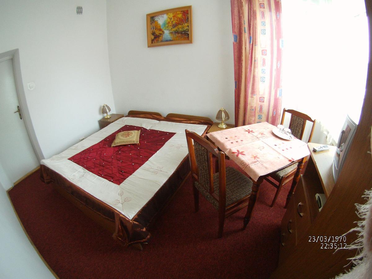 Bed and Breakfast Domy Wczasowe Tryumfy Krynica-Zdrój Exterior foto